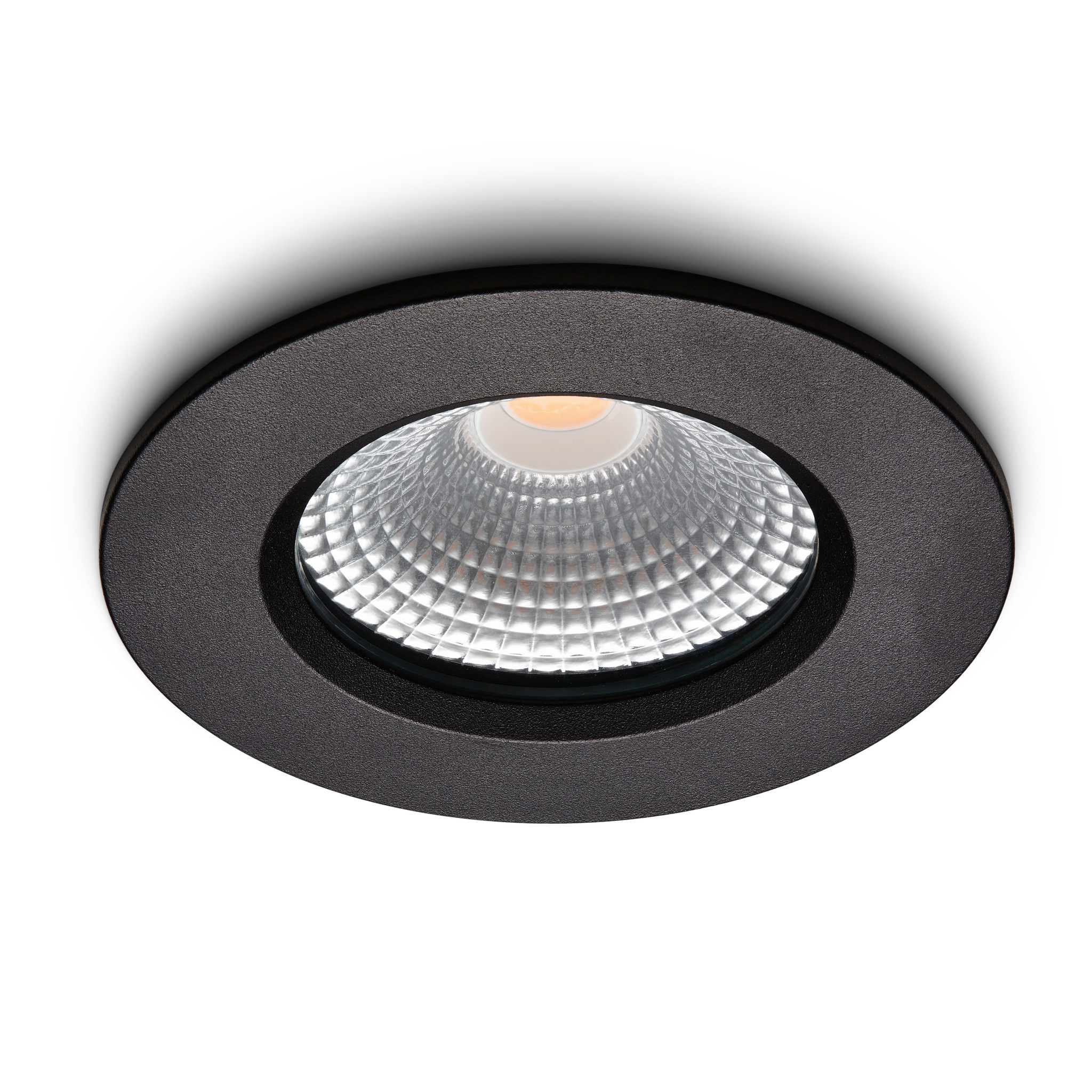 udis-black-angle-off