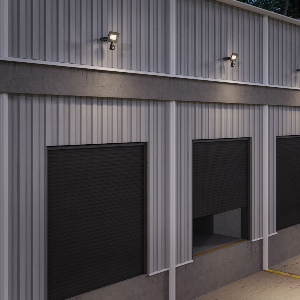 Outdoor_Wall_Scene_6_Cavona_20W